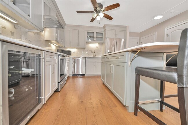 Building Photo - 125 Coolidge Ave