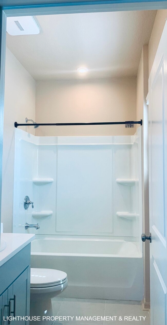 Building Photo - Charming, Newly Built 2 Bed/2.5 Bath Townh...