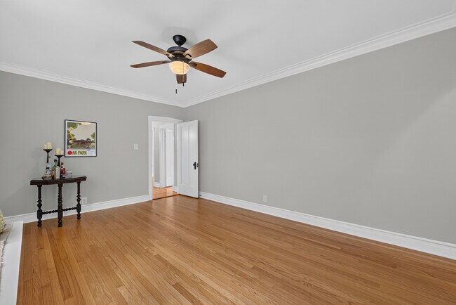 Building Photo - 414 S Harvey Ave