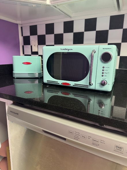 Building Photo - 17 Elliott Rd