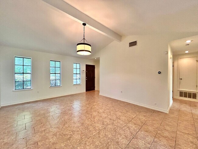 Building Photo - Cozy 3BR/2BA Single-Story Home with Privat...