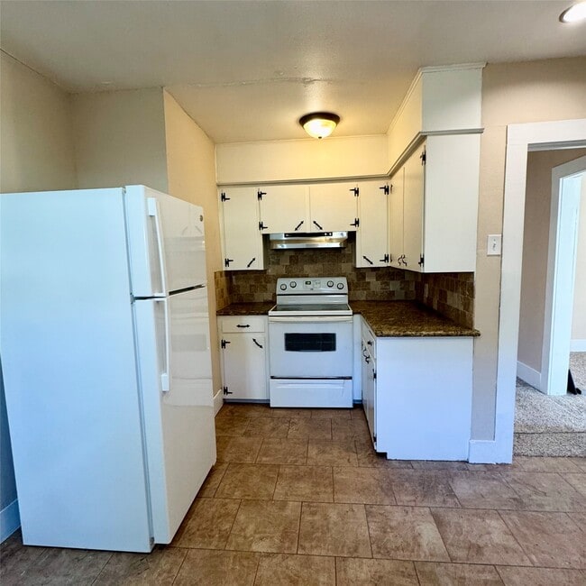 Building Photo - 109 Gossett St