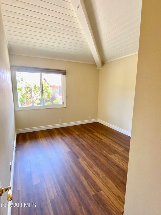 Building Photo - 4555 Tam O Shanter Dr