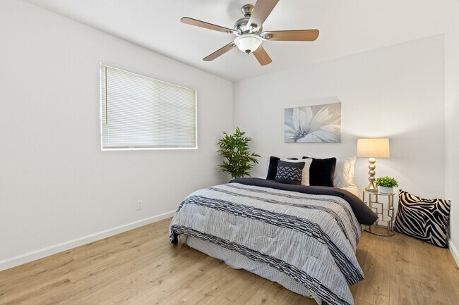 Building Photo - Chico-3 bed 1 bath Apartment that feels li...