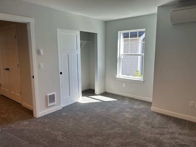 Building Photo - 520 E Sunset Dr
