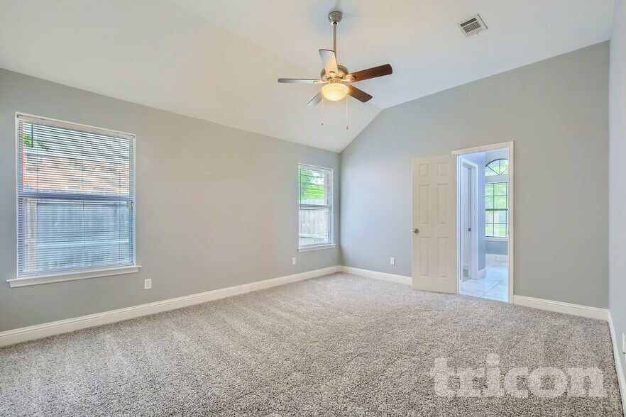 Building Photo - 725 Rawlins Dr