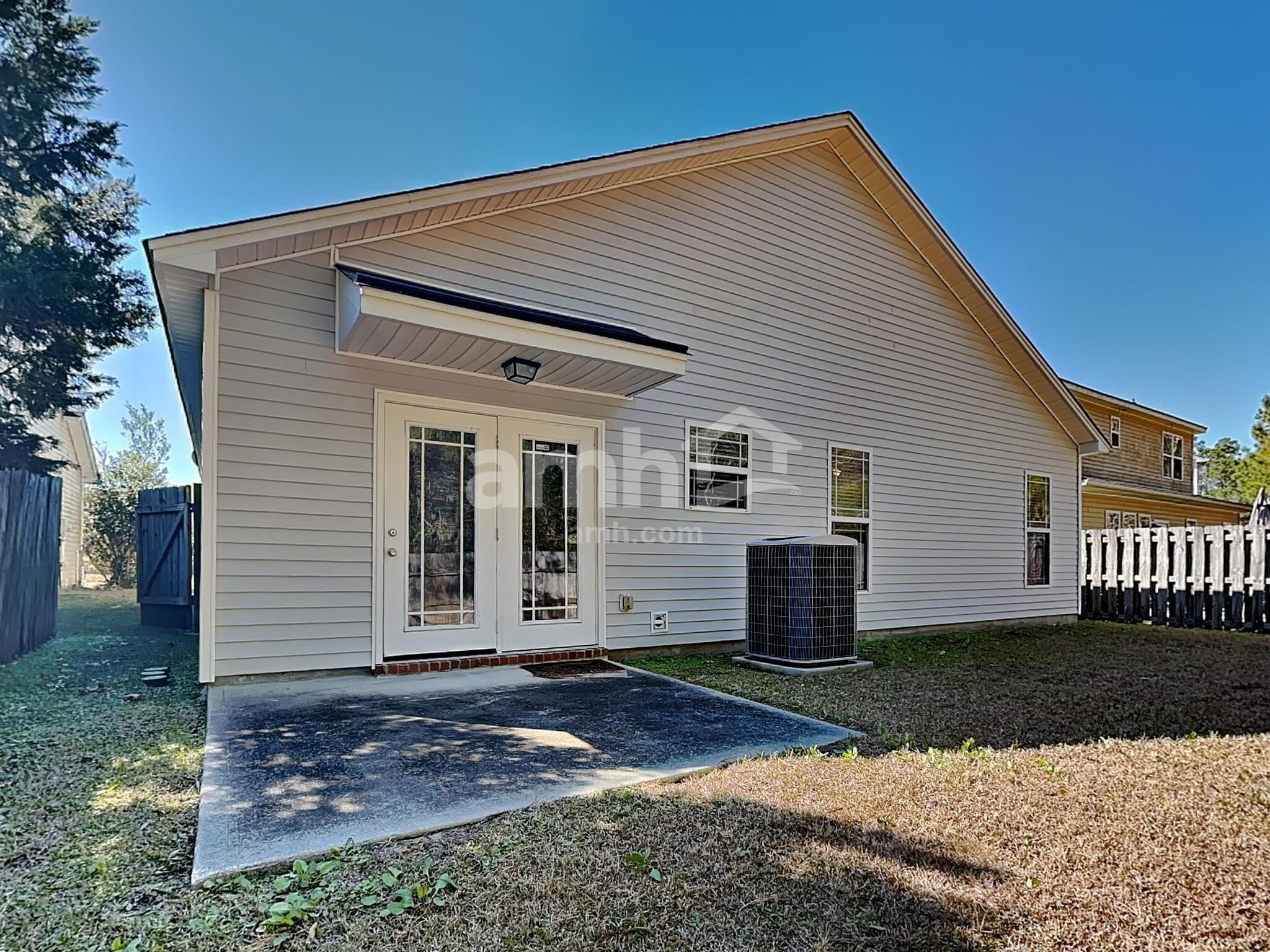 Building Photo - 24 Chapel Lk N