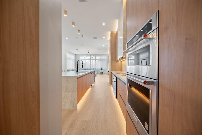 Building Photo - 5735 SW 104th Terrace