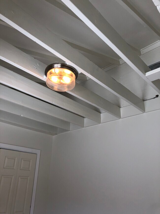 Beautiful architectural ceilings throughout - 4228 Lockwood Ave