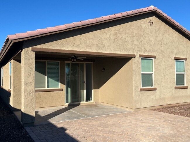 Building Photo - 3865 S 183rd Dr