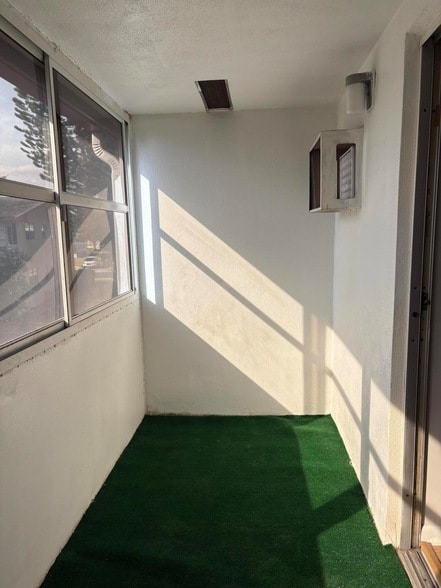 Building Photo - 372 Camden P