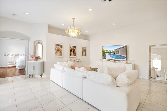 Building Photo - 6928 NW 33rd St