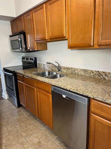 Kitchen - 126 Grandview Court