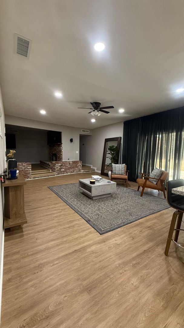 Building Photo - Beautiful Porterville Home! Available Now for Showing!