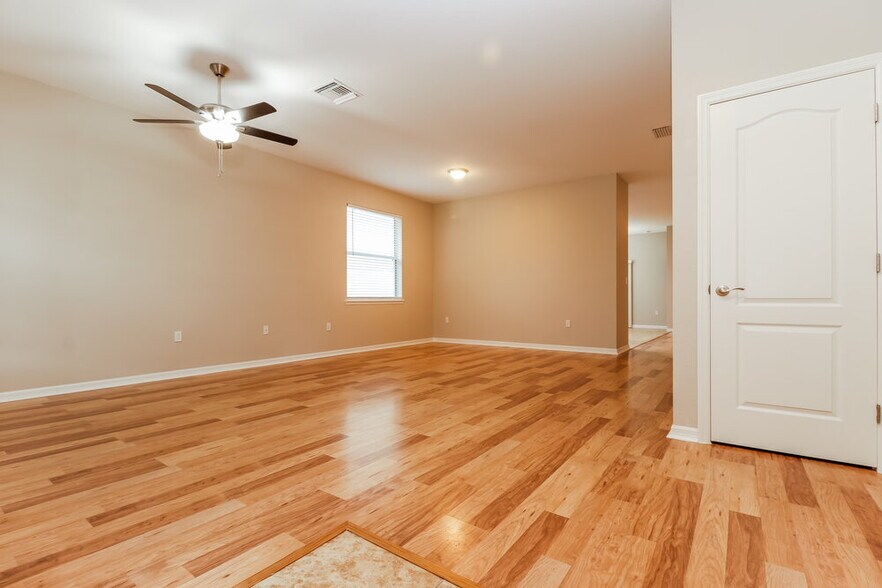 Building Photo - 11832 Colony Lakes Blvd