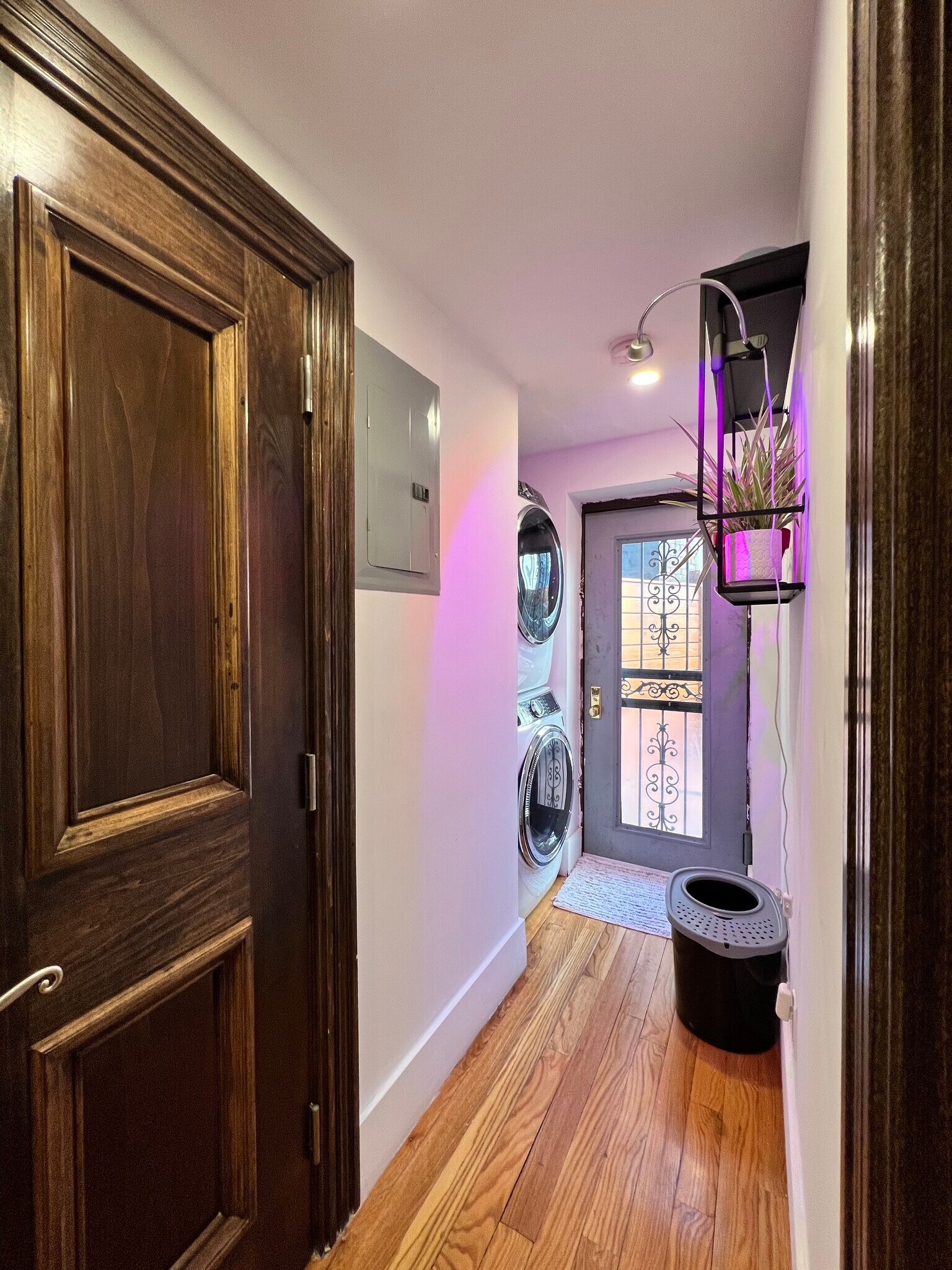Building Photo - 238 Saint James Pl