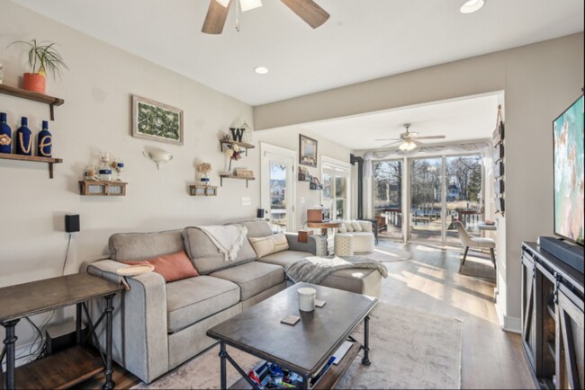 Building Photo - 4922 Lerch Dr