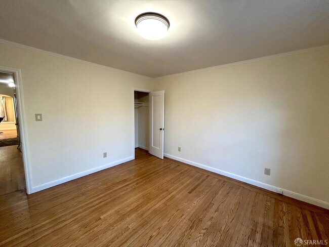 Building Photo - 106 Caselli Ave