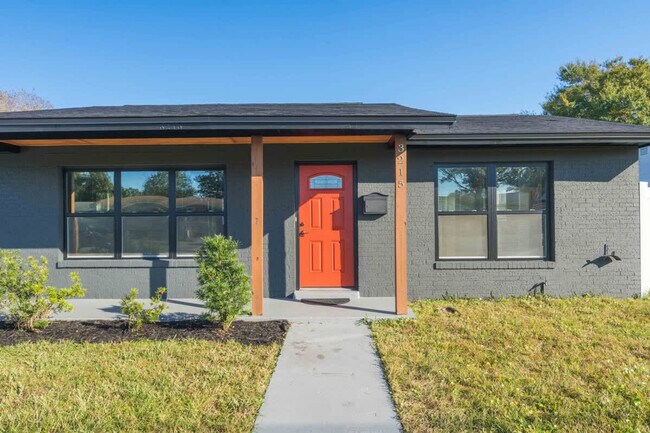 Building Photo - 3215 Crosby Ln