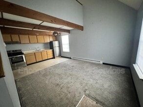 Building Photo - 573 Brookside Ct