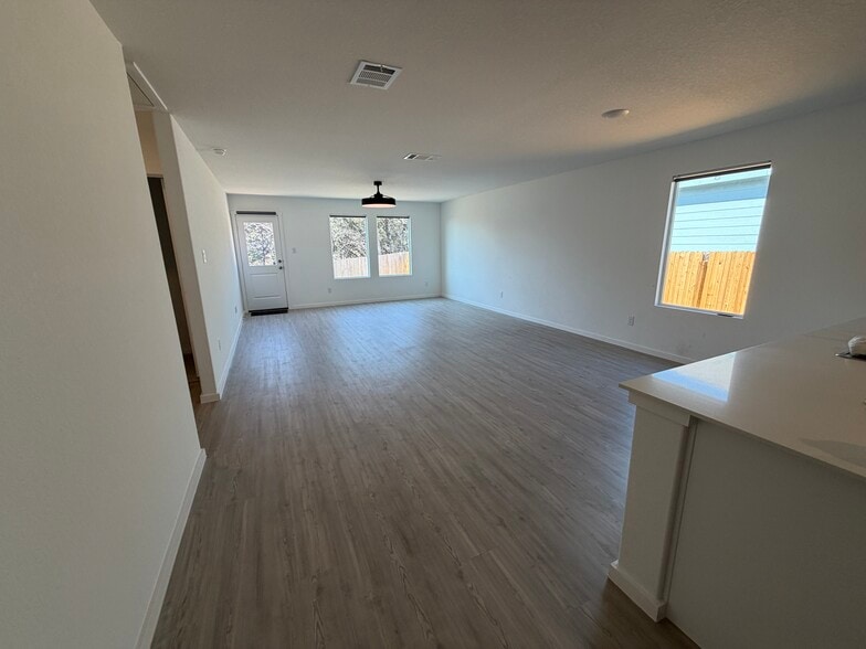 Building Photo - 6108 Bayberry Brk