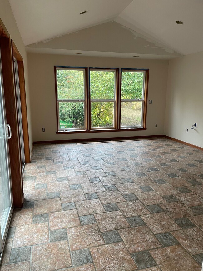 Building Photo - 35349 S Farm Rd