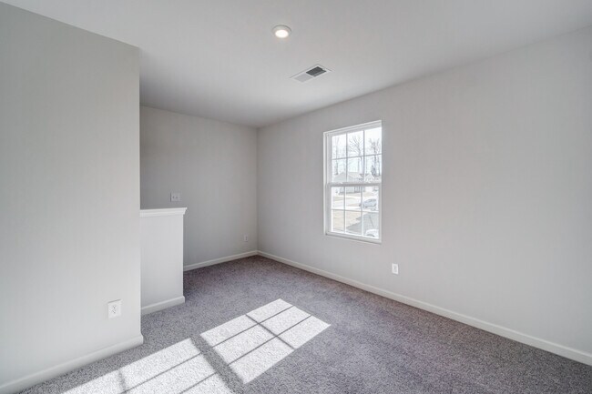 Building Photo - 300 Coverly Ct