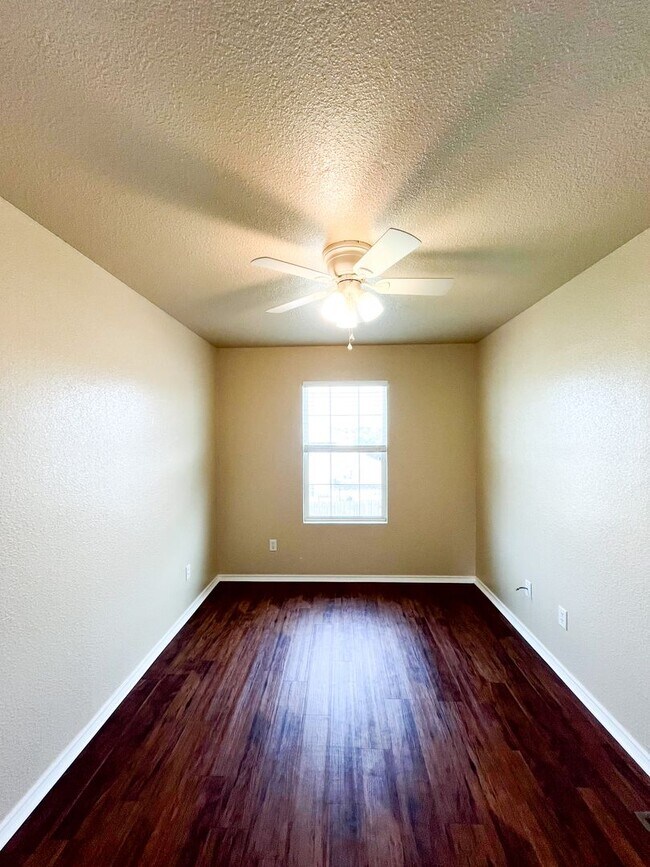 Building Photo - 4307 Abigail Dr