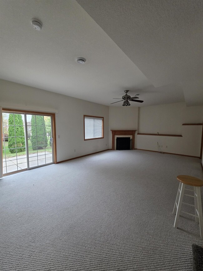 Building Photo - 3177 Bookham Dr