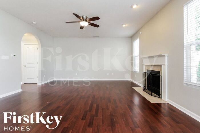 Building Photo - 15526 Farmland Ct