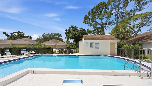 Building Photo - 5350 Myrtle Wood