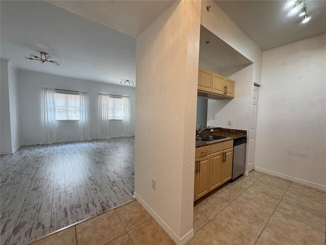 Building Photo - 1064 N Tamiami Trl