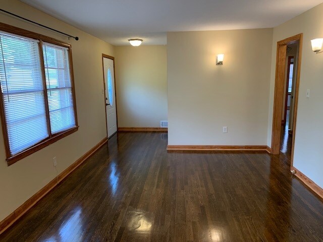 Building Photo - 891 Parkway Dr