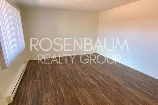 Building Photo - 2625 N Alvernon Way