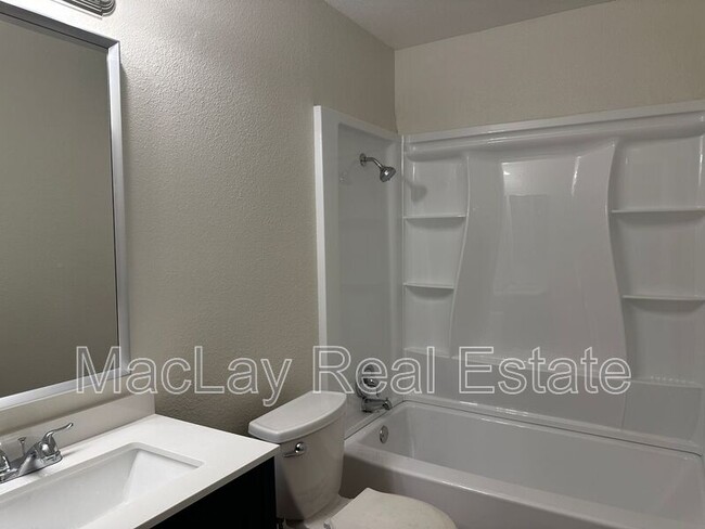 Building Photo - 2514 S Cottonwood Dr