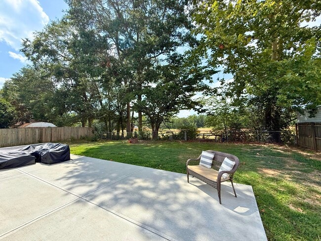 Building Photo - 639 Veryfine Dr