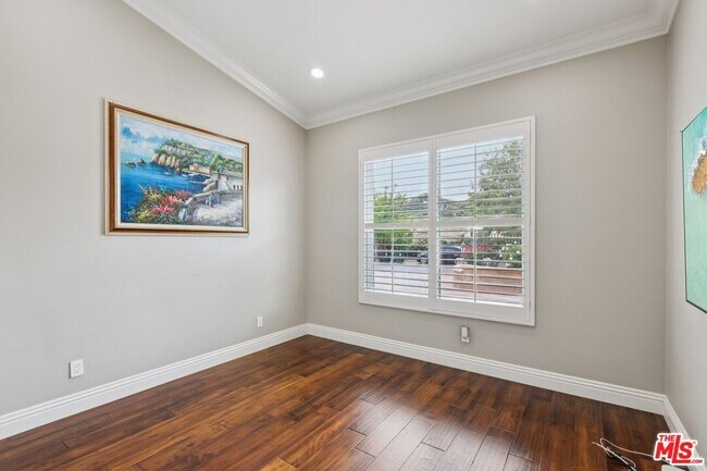 Building Photo - 27048 Triumph Ave