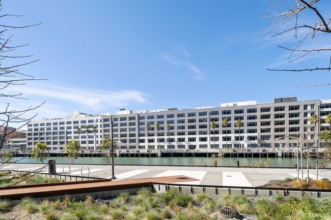 Building Photo - 1000 3rd St