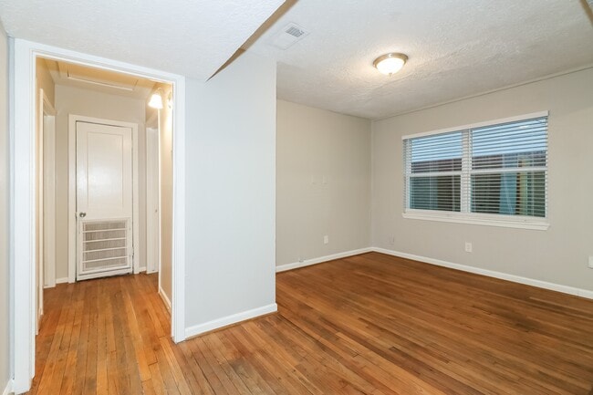 Building Photo - 2125 Dewberry Ln