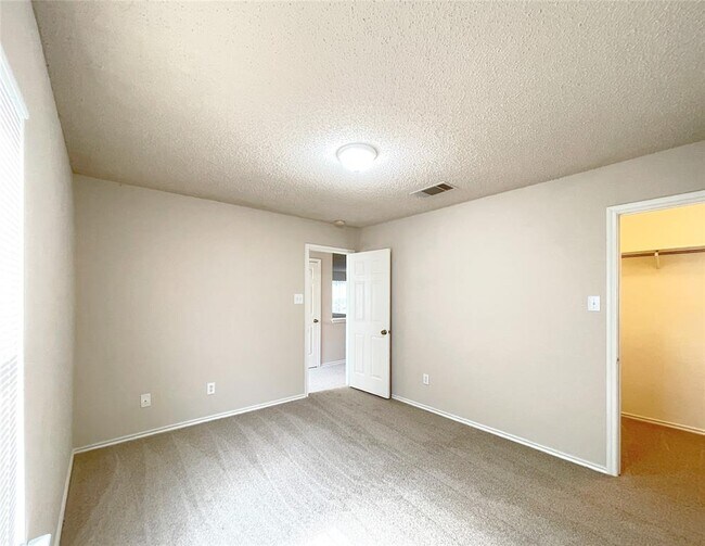 Building Photo - 3079 Hill St