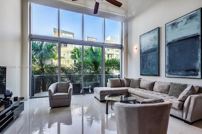 Building Photo - 6000 Collins Ave