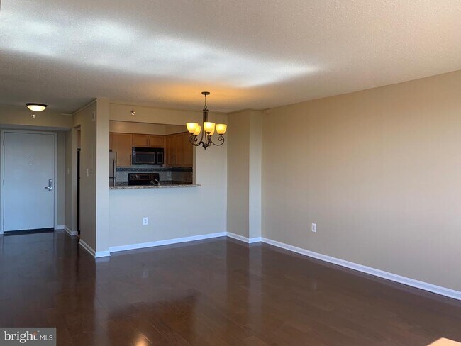 Primary Photo - 10101 Grosvenor Pl