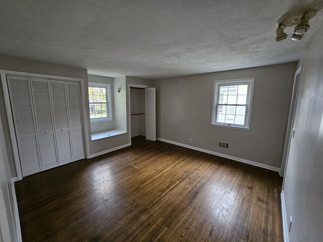 Building Photo - 71 Medfield Dr