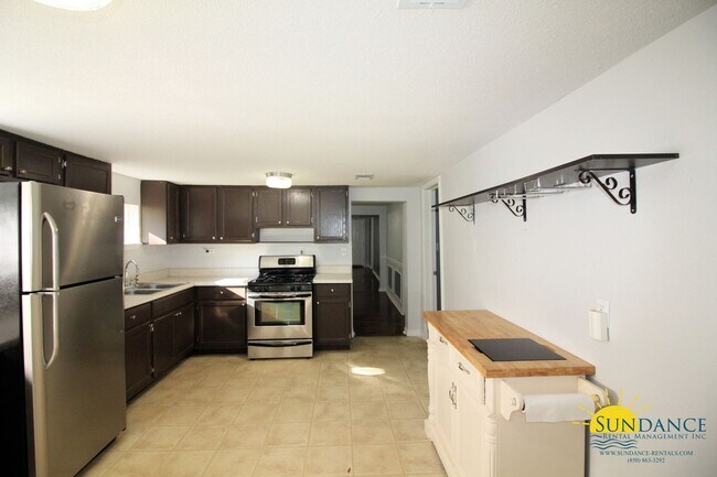 Building Photo - Great 3 Bedroom Home in Crestview!