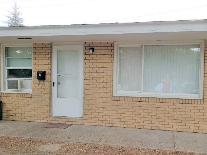 Front door of unit - 543 5th St NW