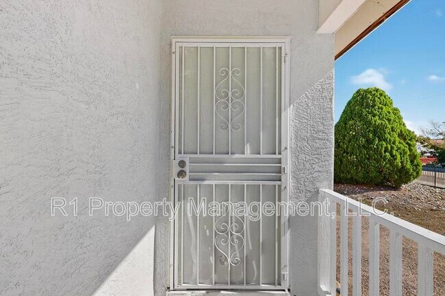 Building Photo - 165 Hilton Ave NW