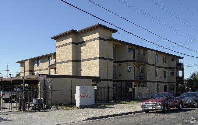 Primary Photo - 1300 Costa Ave