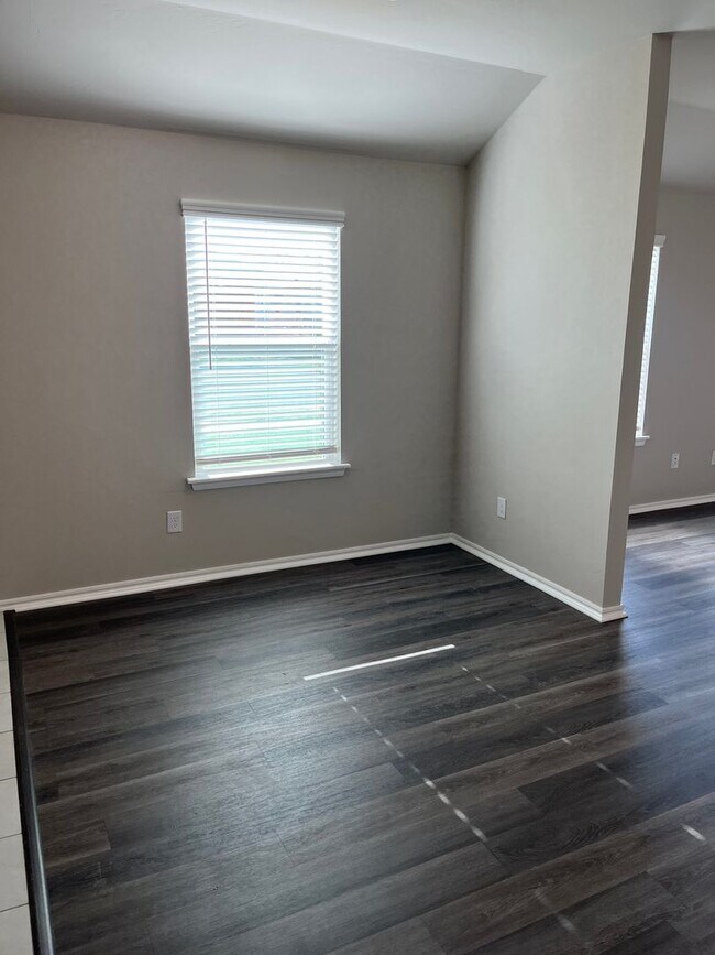 Building Photo - 1st Month Free!
