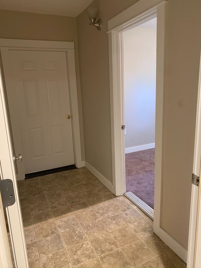 Building Photo - Large Four Bedroom House in Newberg