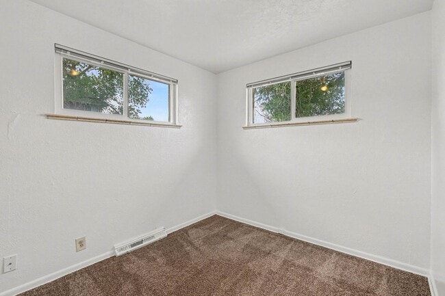Building Photo - Newly remodelled 3 bedroom ranch - available May 1st!!!